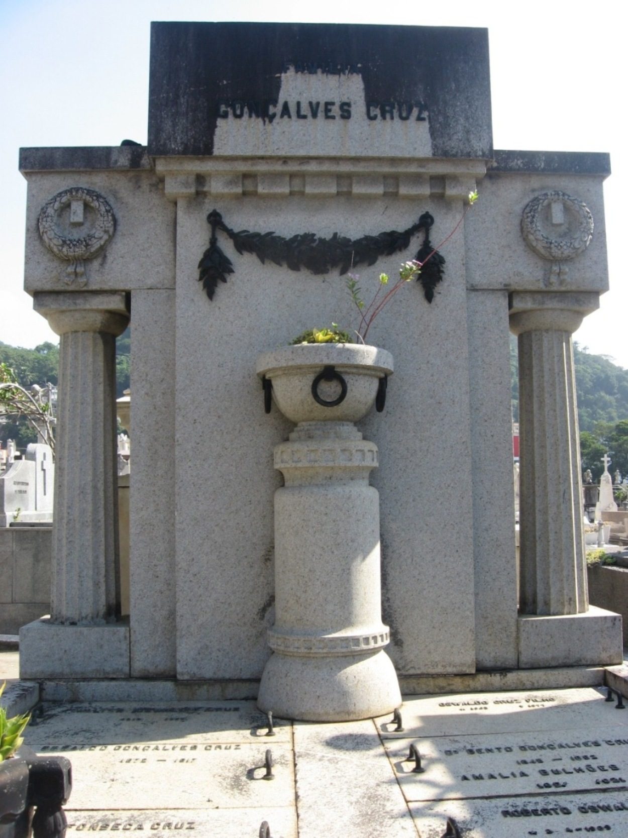 Oswaldo Cruz's tomb (7).JPG